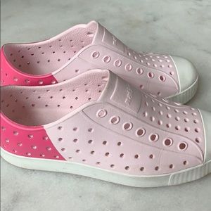 Girls Natives/ two tone pink/ size 1